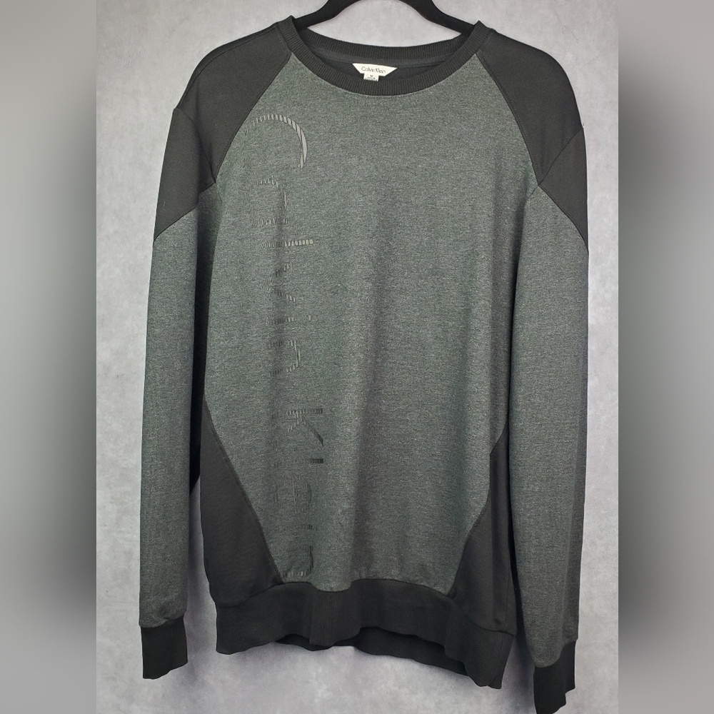 Calvin Klein Grey and Black Pullover Sweatshirt Size‎ M